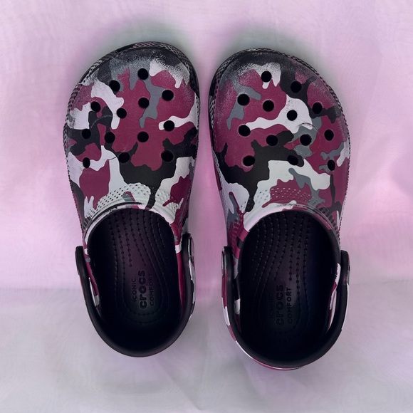 Red camo crocs - Picture 3 of 7